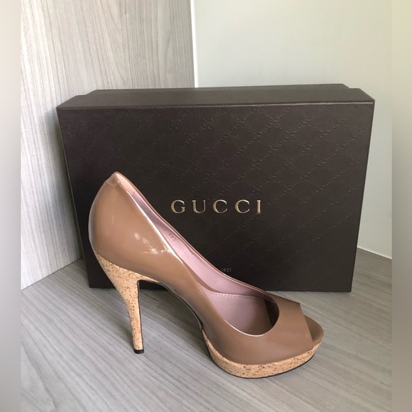 Gucci Women's Patent Leather Pink Tan Peep-Toe Heels - Picture 4 of 12